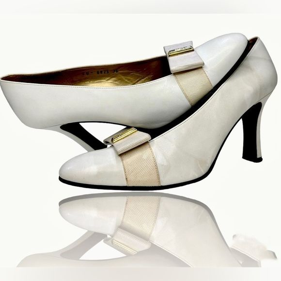 YVES SAINTโLAURENT VINTAGE WHITE HEELS - Picture 1 of 13